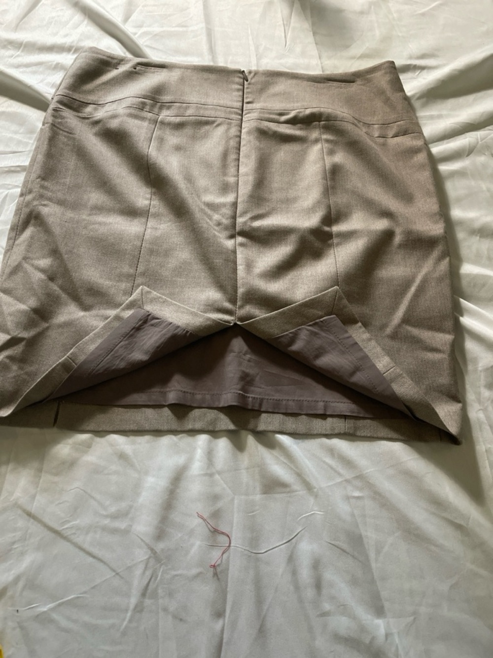 Express Pencil Skirt Sz 12 Taupe Beige Career Office Mini Lined Back Slit - Picture 9 of 12
